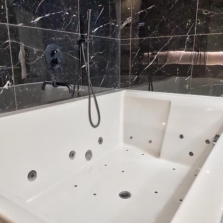 Apartamento Boutique Owned By Emperor Peter The Great With 2 Balconies & Jacuzzi *