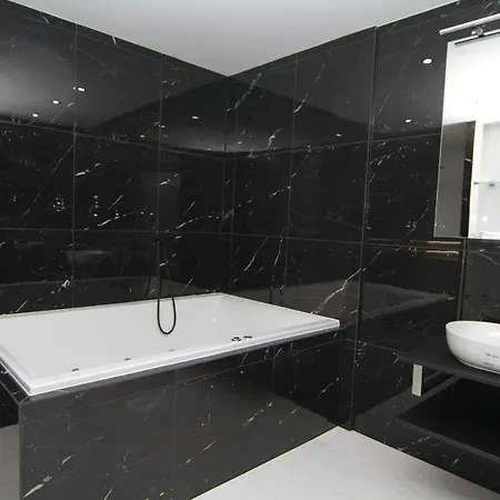 Apartamento Boutique Owned By Emperor Peter The Great With 2 Balconies & Jacuzzi KLV