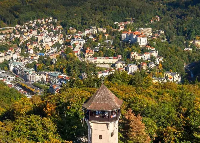 Boutique Owned By Emperor Peter The Great With 2 Balconies & Jacuzzi Lägenhet Karlovy Vary