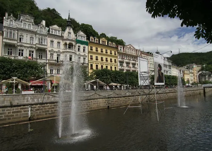 Boutique Owned By Emperor Peter The Great With 2 Balconies & Jacuzzi *